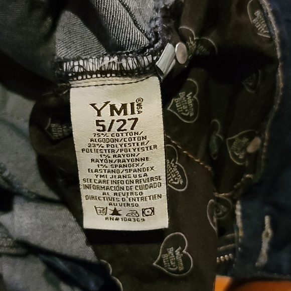 Betta Butt Cuffed Jean Shorts - Picture 6 of 7